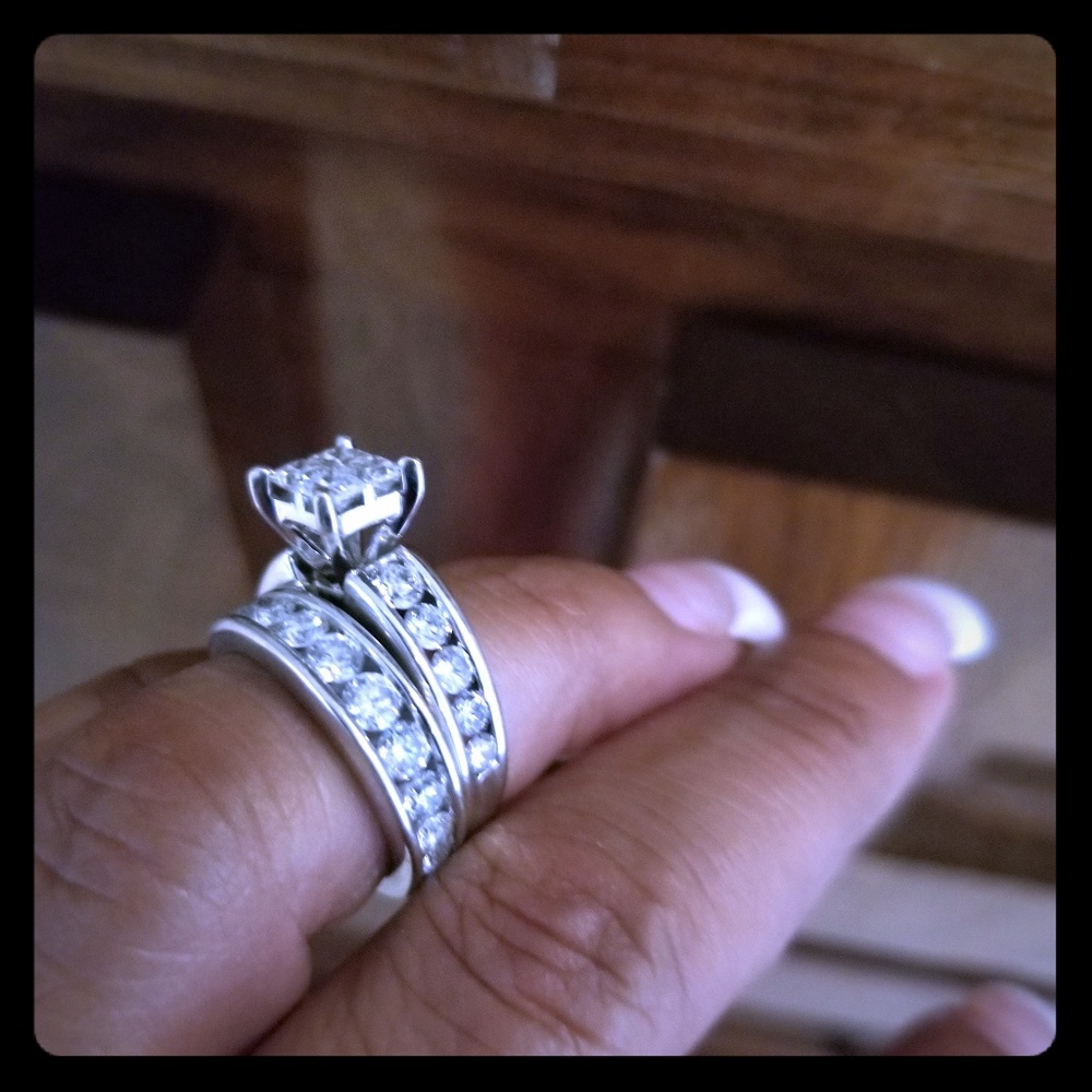 Beautiful 3 caratwedding band with engagement ring